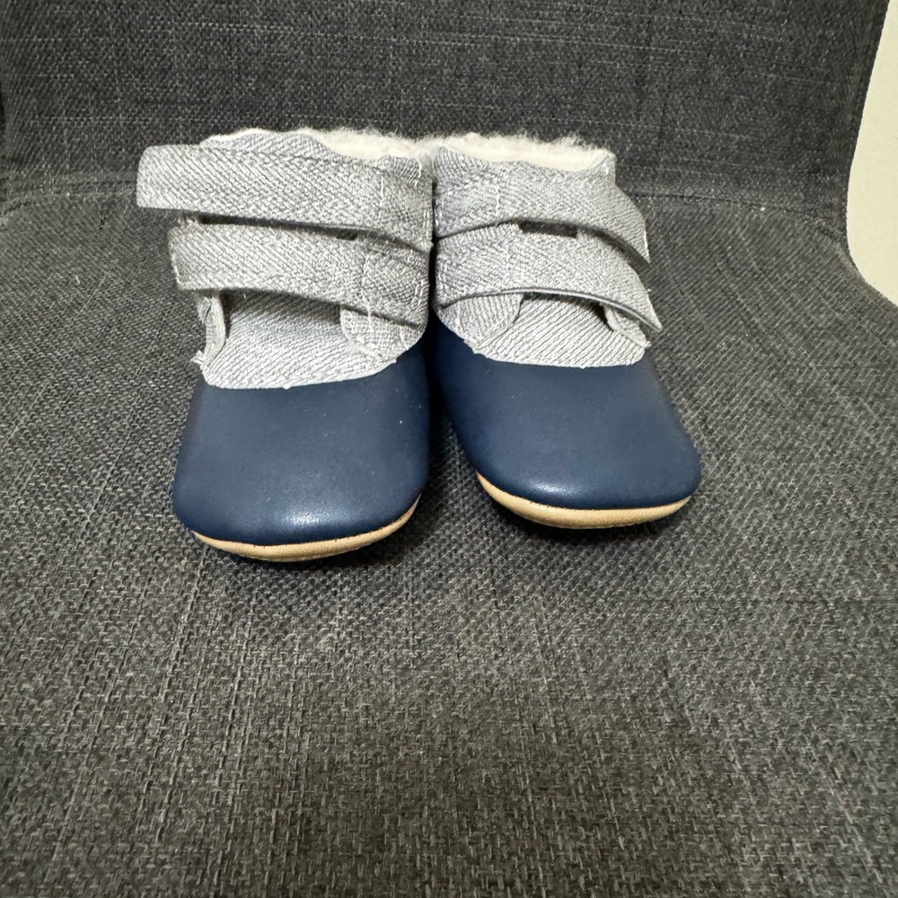 Carters Snow Shoes